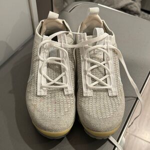 Nike air vapormax flyknit size 6.5